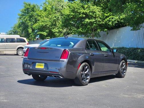 2023 Chrysler 300 Touring