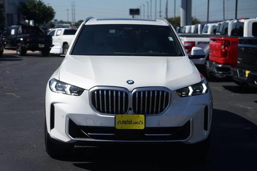 Mineral White Metallic 2024 BMW X5 sDrive40i