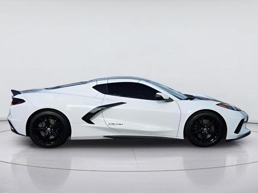 Arctic White 2023 Chevrolet Corvette Stingray w/2LT
