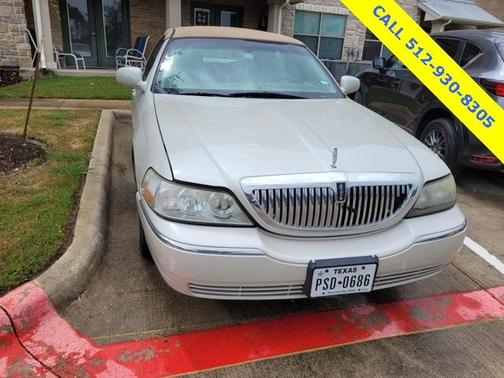 2005 Lincoln Town Car Signature