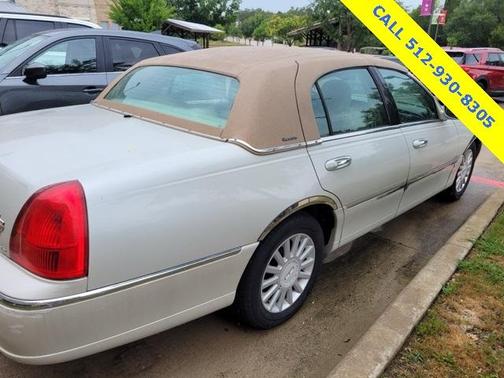 2005 Lincoln Town Car Signature