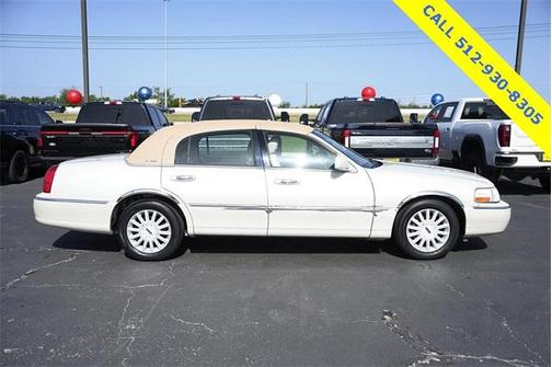 2005 Lincoln Town Car Signature