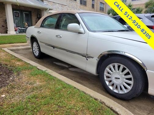 2005 Lincoln Town Car Signature