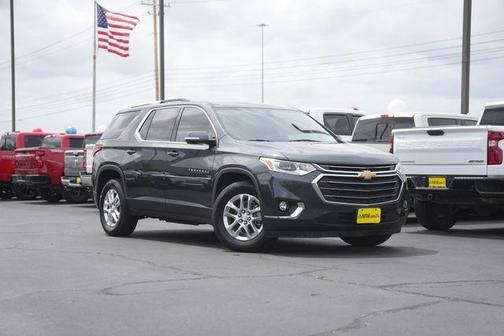 Graphite Metallic 2018 Chevrolet Traverse LT Cloth
