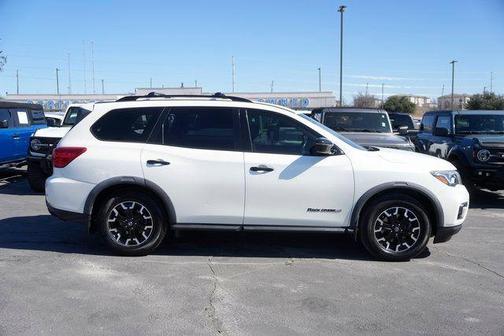 2019 Nissan Pathfinder SV