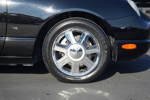 2004 Ford Thunderbird 
