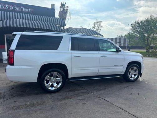 Iridescent Pearl Tricoat 2017 Chevrolet Suburban Premier