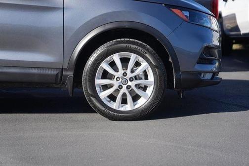 2021 Nissan Rogue Sport SV