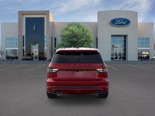 Red Carpet 2026 Lincoln Aviator Premiere