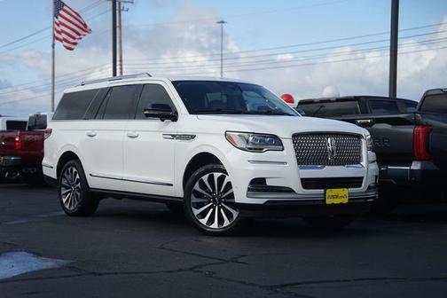 White Metallic 2024 Lincoln Navigator L Reserve
