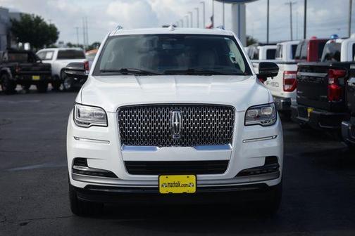 White Metallic 2024 Lincoln Navigator L Reserve