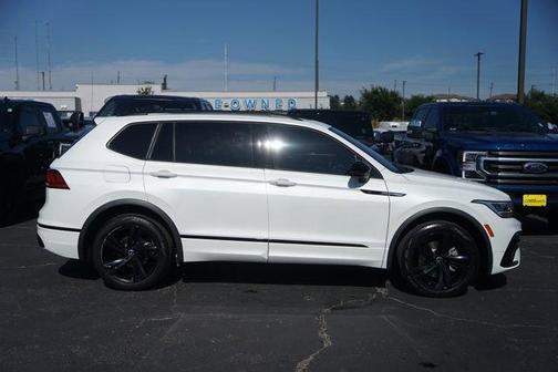 Opal White Pearl Effect 2024 Volkswagen Tiguan 2.0T SE R-Line Black