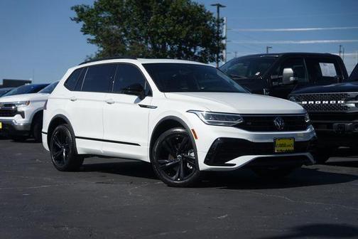 Opal White Pearl Effect 2024 Volkswagen Tiguan 2.0T SE R-Line Black