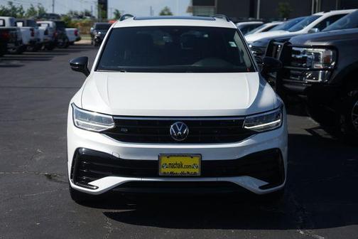 Opal White Pearl Effect 2024 Volkswagen Tiguan 2.0T SE R-Line Black