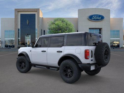 Oxford White 2026 Ford Bronco Big Bend