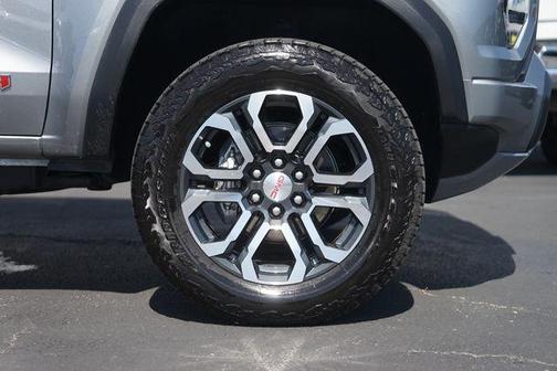 Sterling 2024 GMC Canyon AT4