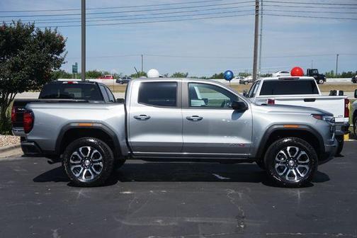 Sterling 2024 GMC Canyon AT4
