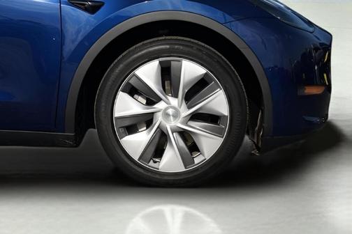 Deep Blue Metallic 2022 Tesla Model Y Long Range