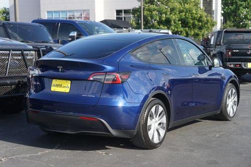 Deep Blue Metallic 2022 Tesla Model Y Long Range
