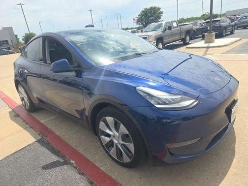 Deep Blue Metallic 2022 Tesla Model Y Long Range