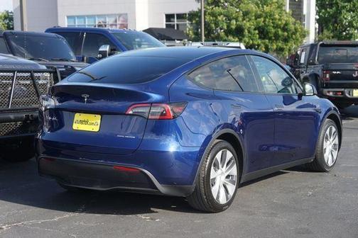 Deep Blue Metallic 2022 Tesla Model Y Long Range