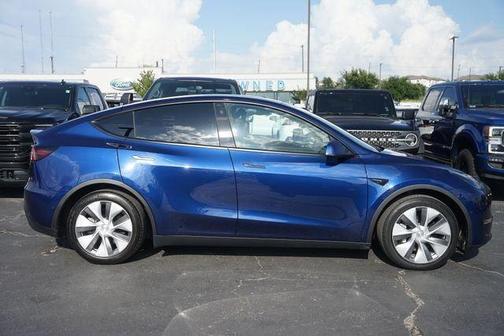 Deep Blue Metallic 2022 Tesla Model Y Long Range