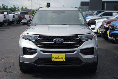 Iconic Silver Metallic 2022 Ford Explorer XLT