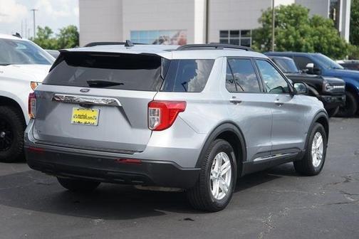 Iconic Silver Metallic 2022 Ford Explorer XLT