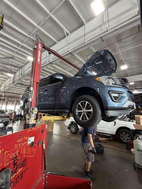 Blue 2019 Ford Expedition XLT