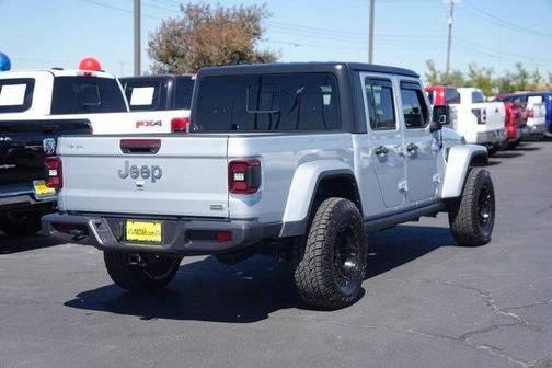2023 Jeep Gladiator Overland
