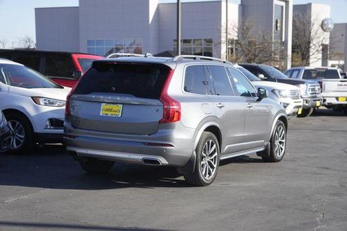 2019 Volvo XC90 T6 Momentum