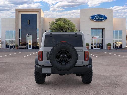 Avalanche Gray 2026 Ford Bronco Outer Banks