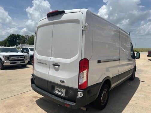 2022 Ford Transit-250 Base