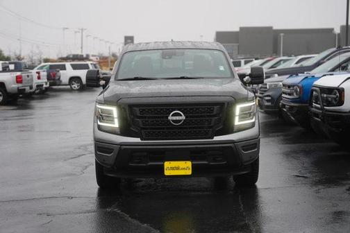 2023 Nissan Titan SV