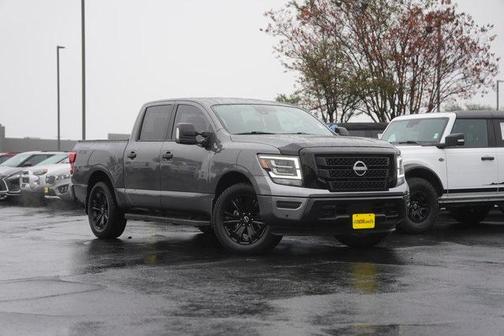 2023 Nissan Titan SV
