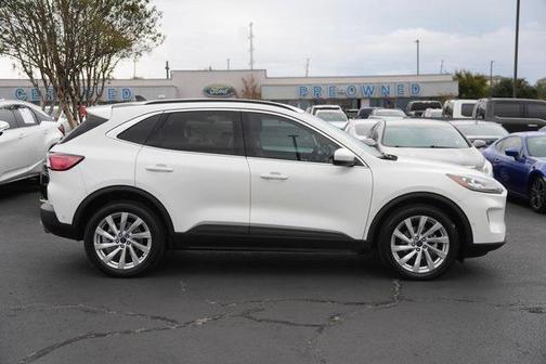 2022 Ford Escape Titanium