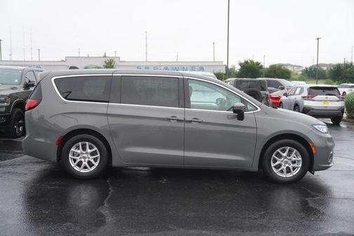 Ceramic Gray Clearcoat 2023 Chrysler Pacifica Touring-L