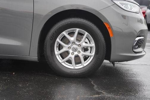 Ceramic Gray Clearcoat 2023 Chrysler Pacifica Touring-L