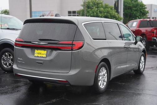 Ceramic Gray Clearcoat 2023 Chrysler Pacifica Touring-L