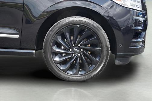 Black 2020 Lincoln Navigator L Reserve