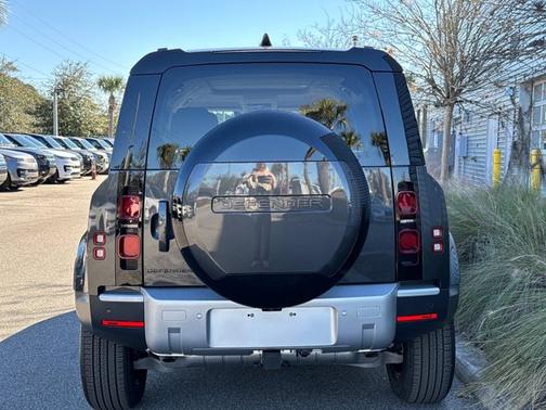 2025 Land Rover Defender S
