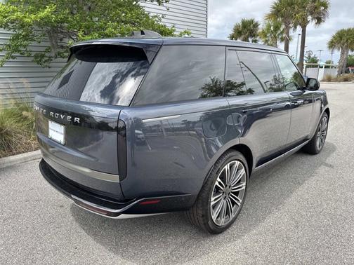 Varesine Blue Metallic 2026 Land Rover Range Rover SE