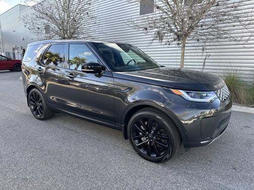 Carpathian Grey Premium Metallic 2026 Land Rover Discovery S