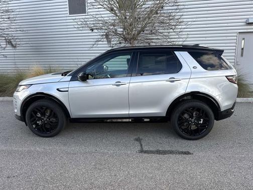 Hakuba Silver Metallic 2026 Land Rover Discovery Sport Landmark