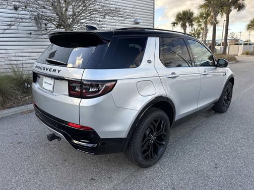 Hakuba Silver Metallic 2026 Land Rover Discovery Sport Landmark