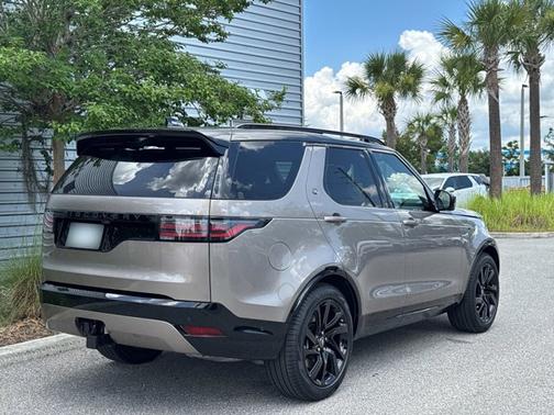 2025 Land Rover Discovery Dynamic SE