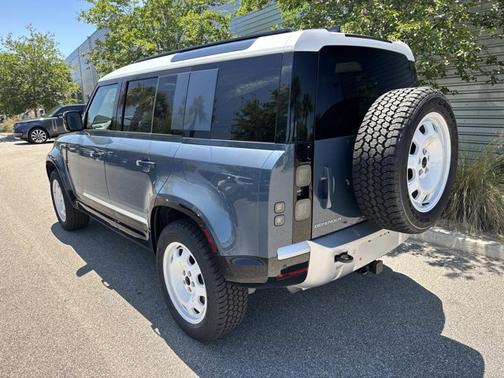 Tasman Blue Metallic 2026 Land Rover Defender X-Dynamic SE