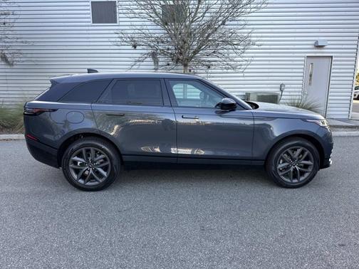 2026 Land Rover Range Rover Velar Dynamic SE