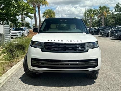2025 Land Rover Range Rover SE