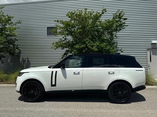 2025 Land Rover Range Rover SE